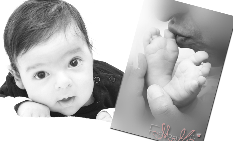 Schwarzweiß-Photo. Portrait eines neun Wochen alten kleinen Jungen. Daneben ein Schwarzweißbild von kleinen Füßen, gehalten von einer Männerhand, der Vater gibt einen Kuß auf die Zehen.