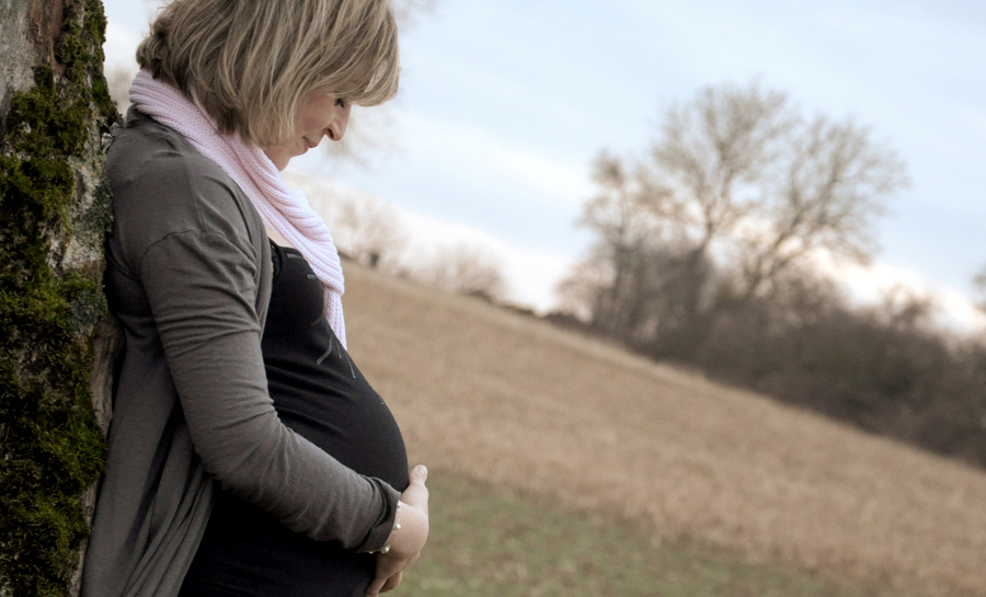Zwei Wochen vor der Geburt - Schwangerschaftsfotos