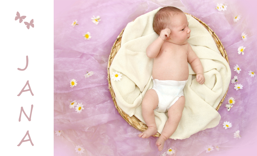 neugeborenes Baby Mädchen in einem runden Körbchen